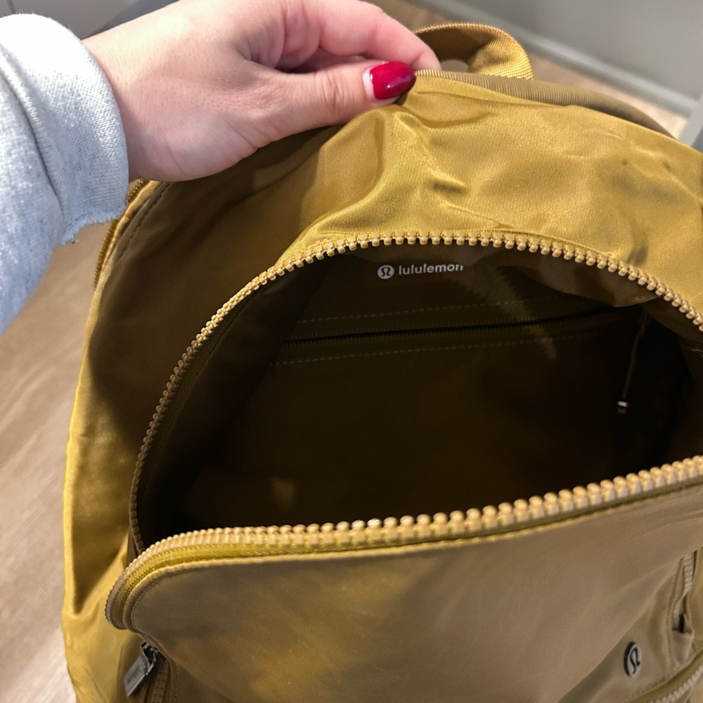 Lululemon backpack - Picture 4 of 5